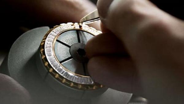 Setting of a bezel